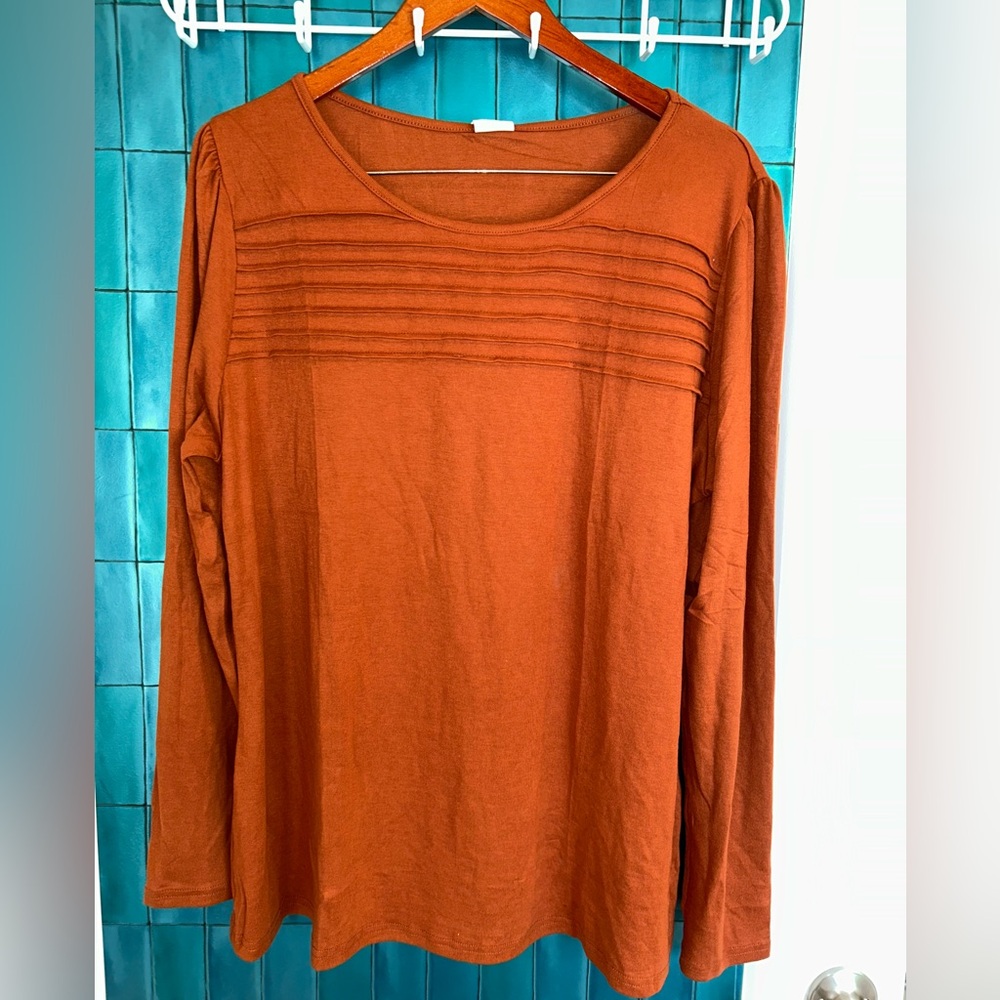 Wiholl Women's Long-Sleeve Pintuck Tee in Rust